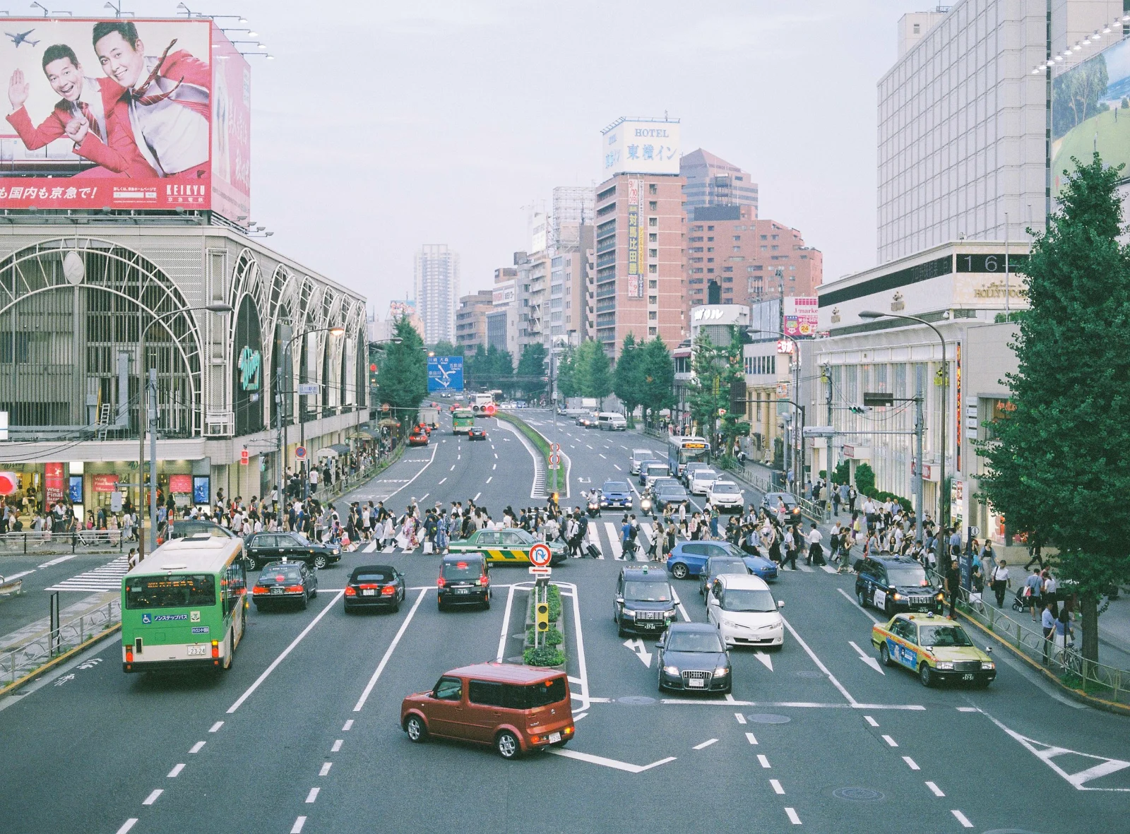 Fuji 400H · Tokyo · 2019 · 13